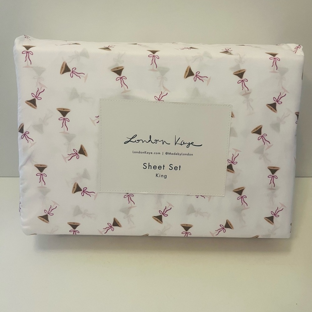 London Kaye Cafe Espresso Martini Glasses with Bows King Size White Sheet Set